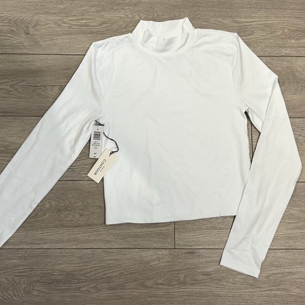 Like New! Aritzia Contour mockneck longsleeve